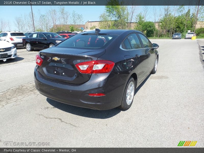 Tungsten Metallic / Jet Black 2016 Chevrolet Cruze LT Sedan