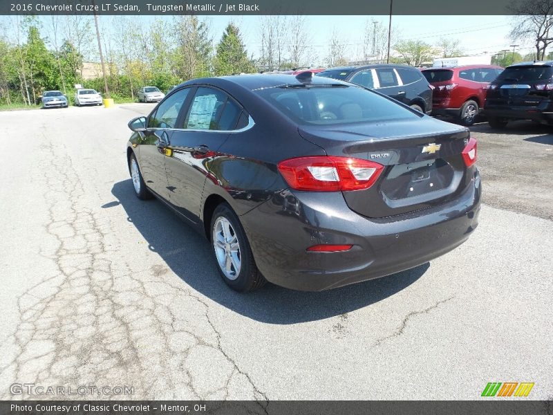 Tungsten Metallic / Jet Black 2016 Chevrolet Cruze LT Sedan