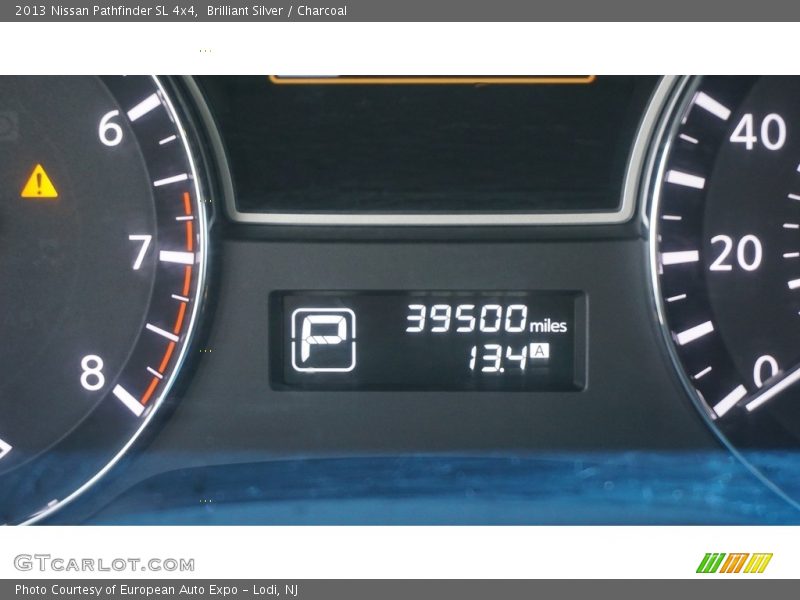 Brilliant Silver / Charcoal 2013 Nissan Pathfinder SL 4x4