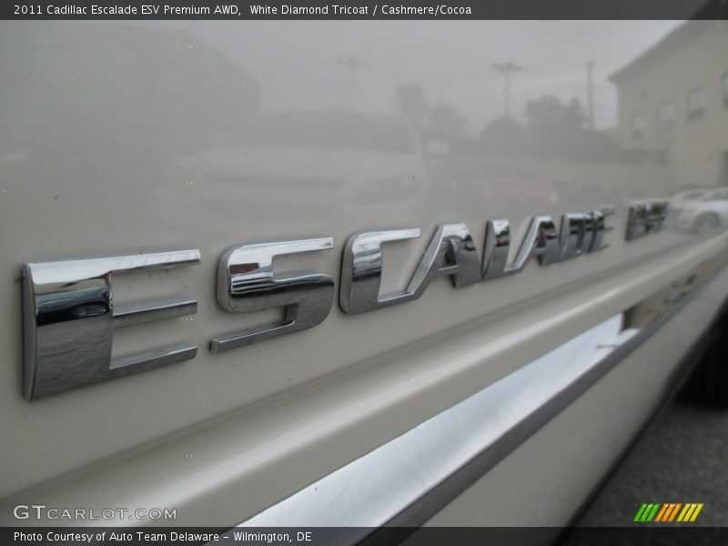 White Diamond Tricoat / Cashmere/Cocoa 2011 Cadillac Escalade ESV Premium AWD