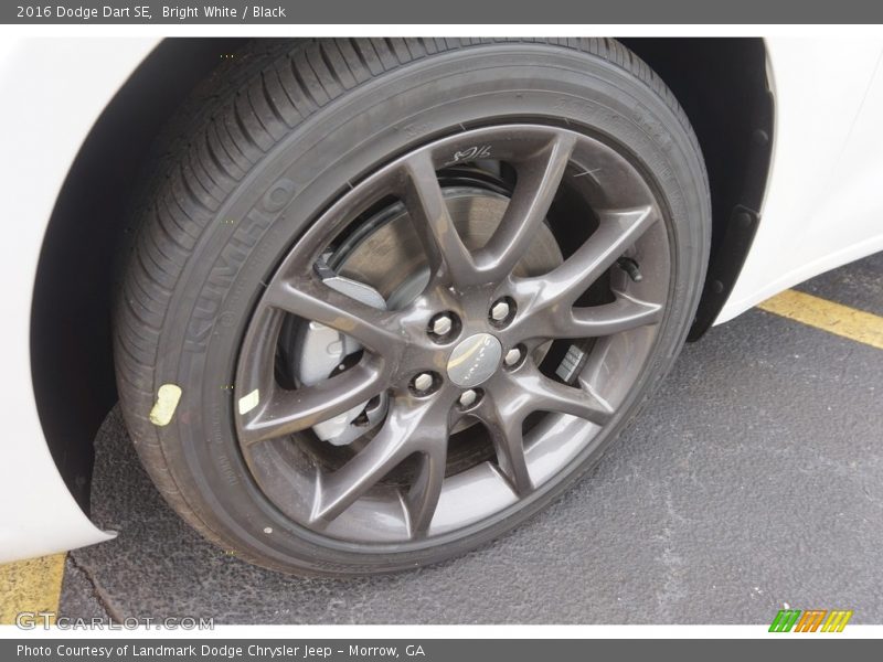 Bright White / Black 2016 Dodge Dart SE