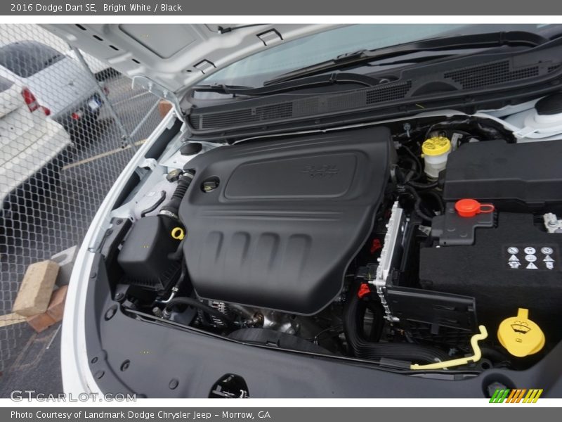 Bright White / Black 2016 Dodge Dart SE