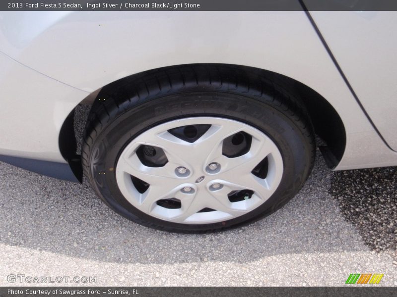 Ingot Silver / Charcoal Black/Light Stone 2013 Ford Fiesta S Sedan