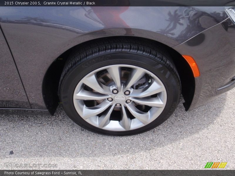 Granite Crystal Metallic / Black 2015 Chrysler 200 S