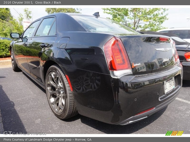 Gloss Black / Black 2016 Chrysler 300 S