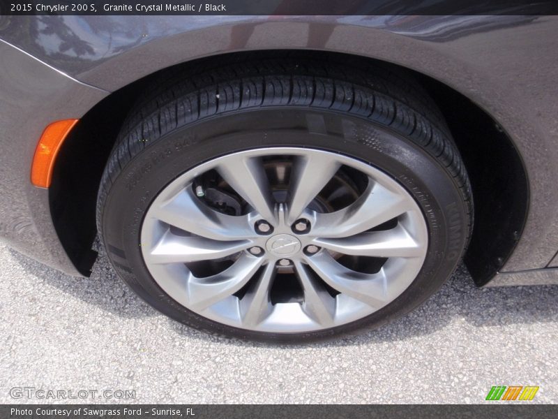 Granite Crystal Metallic / Black 2015 Chrysler 200 S
