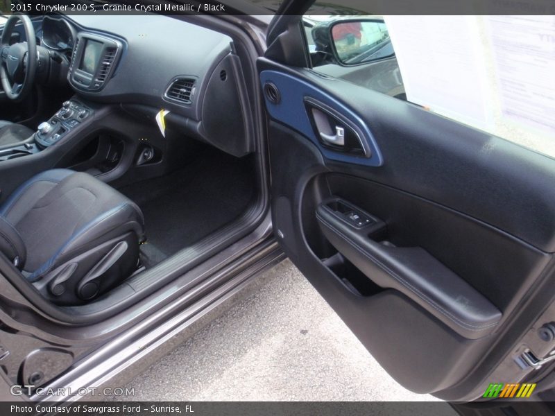 Granite Crystal Metallic / Black 2015 Chrysler 200 S