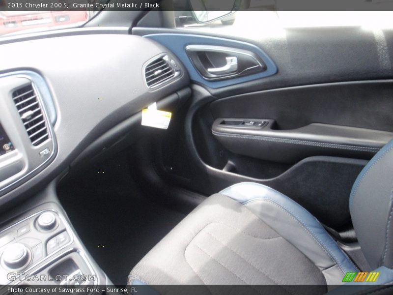 Granite Crystal Metallic / Black 2015 Chrysler 200 S