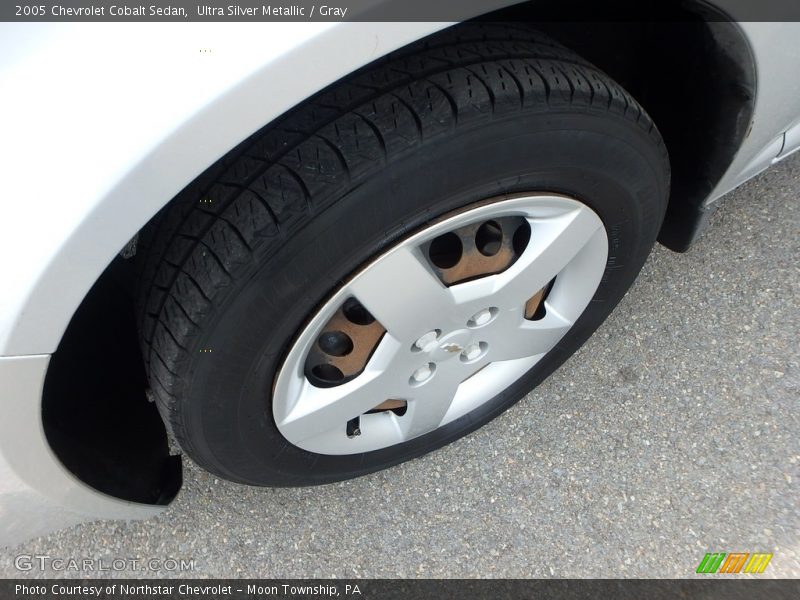 Ultra Silver Metallic / Gray 2005 Chevrolet Cobalt Sedan