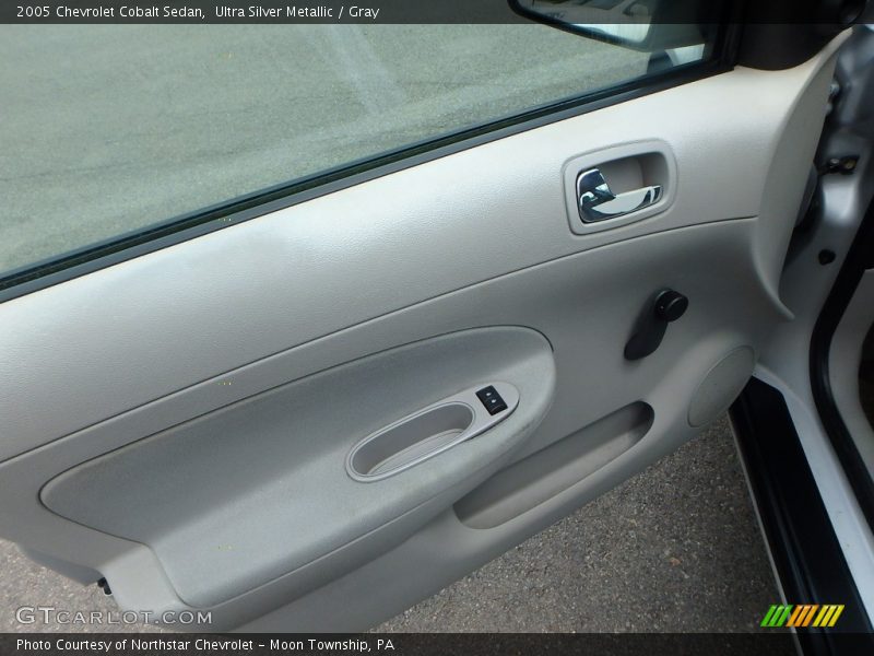 Ultra Silver Metallic / Gray 2005 Chevrolet Cobalt Sedan