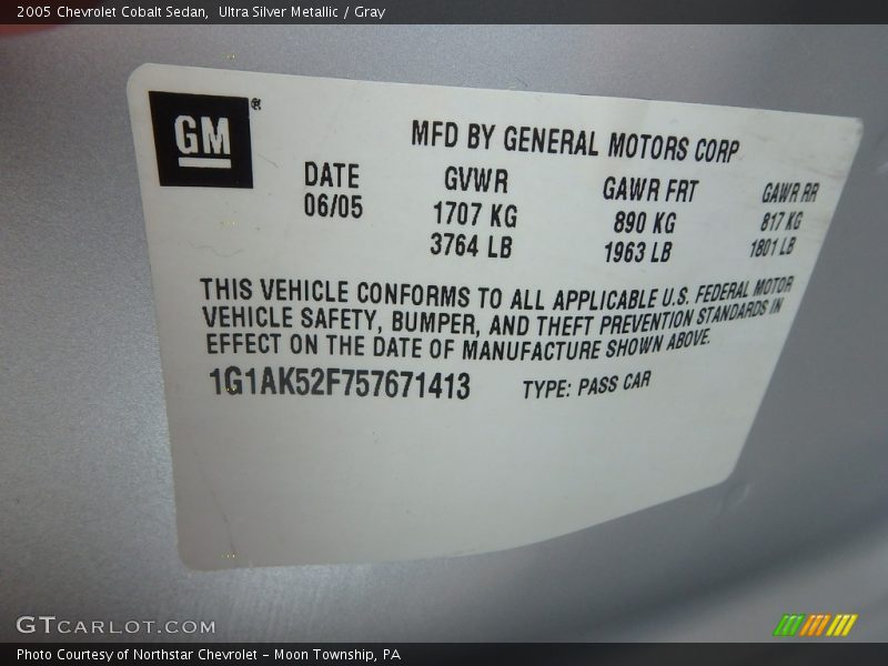 Ultra Silver Metallic / Gray 2005 Chevrolet Cobalt Sedan