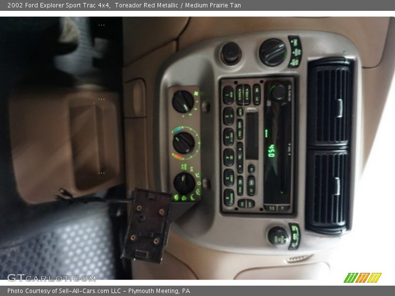 Toreador Red Metallic / Medium Prairie Tan 2002 Ford Explorer Sport Trac 4x4