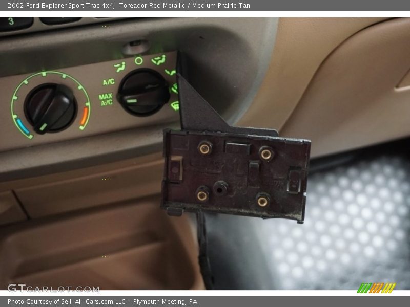 Toreador Red Metallic / Medium Prairie Tan 2002 Ford Explorer Sport Trac 4x4