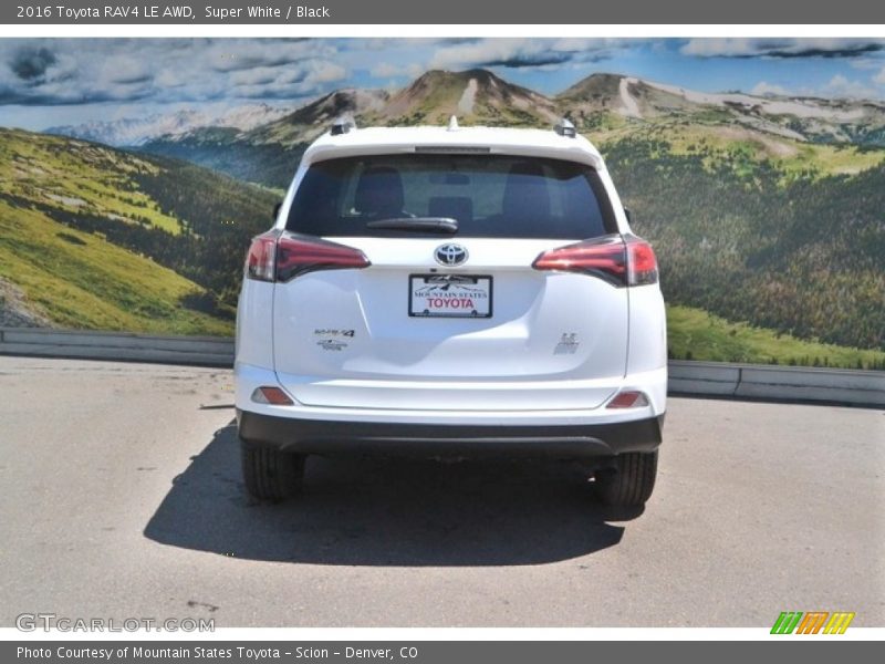 Super White / Black 2016 Toyota RAV4 LE AWD