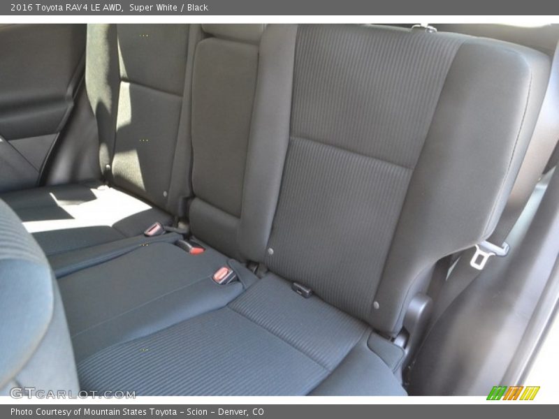 Super White / Black 2016 Toyota RAV4 LE AWD