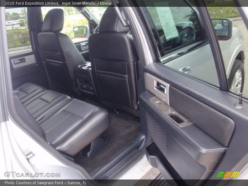 Ingot Silver Metallic / Ebony 2016 Ford Expedition Limited