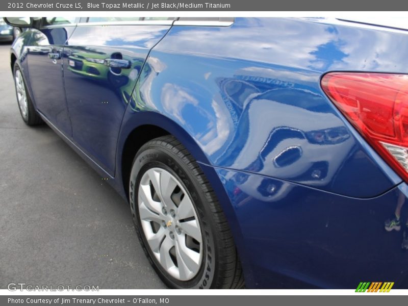 Blue Topaz Metallic / Jet Black/Medium Titanium 2012 Chevrolet Cruze LS