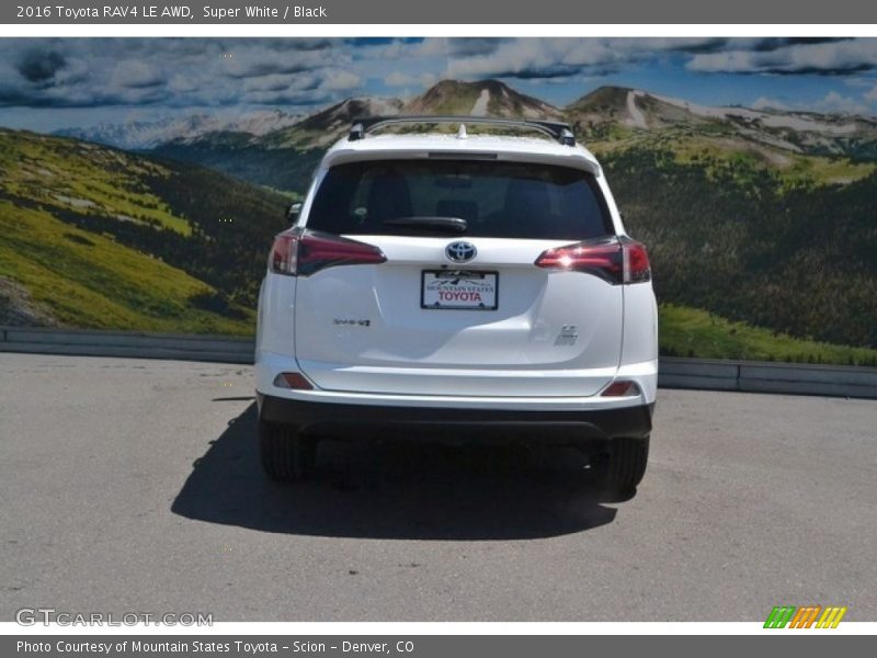 Super White / Black 2016 Toyota RAV4 LE AWD