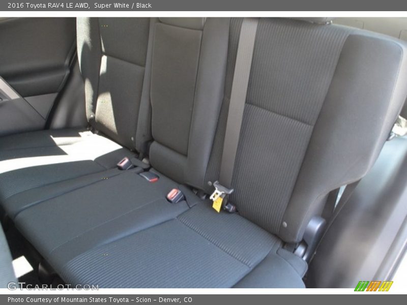 Super White / Black 2016 Toyota RAV4 LE AWD