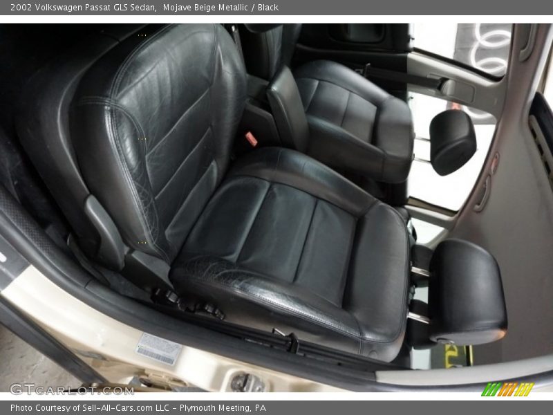 Mojave Beige Metallic / Black 2002 Volkswagen Passat GLS Sedan