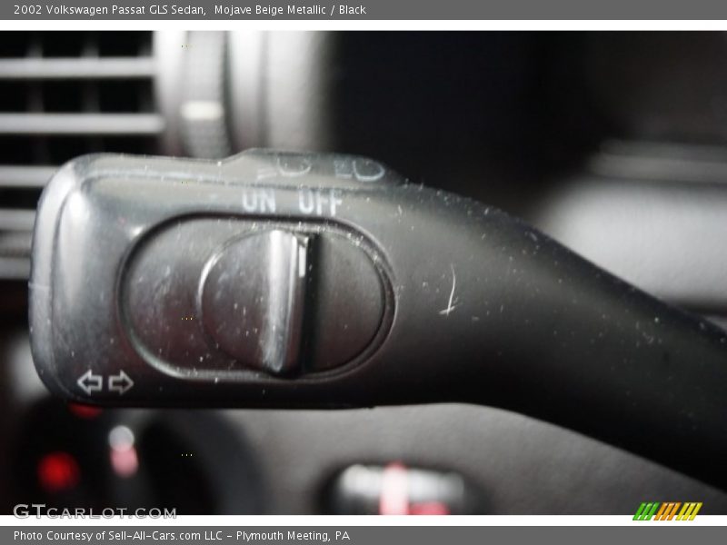 Mojave Beige Metallic / Black 2002 Volkswagen Passat GLS Sedan