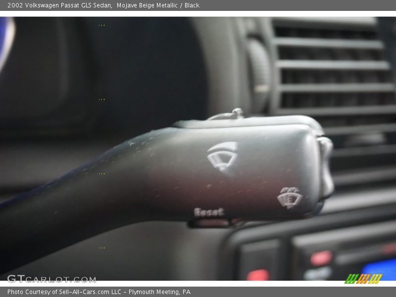Mojave Beige Metallic / Black 2002 Volkswagen Passat GLS Sedan