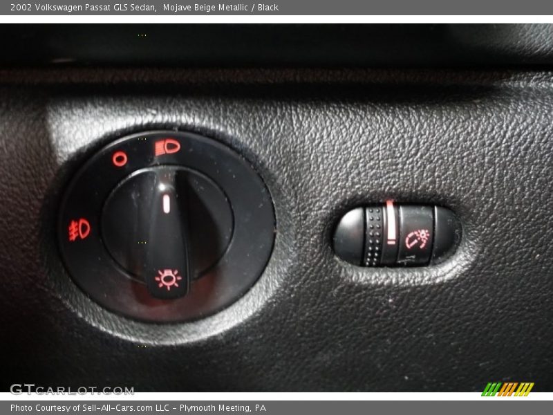Mojave Beige Metallic / Black 2002 Volkswagen Passat GLS Sedan
