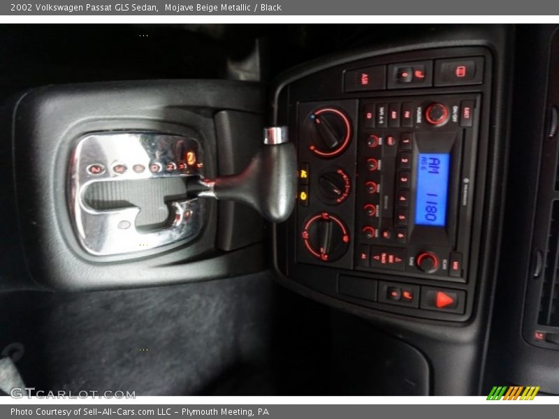 Mojave Beige Metallic / Black 2002 Volkswagen Passat GLS Sedan