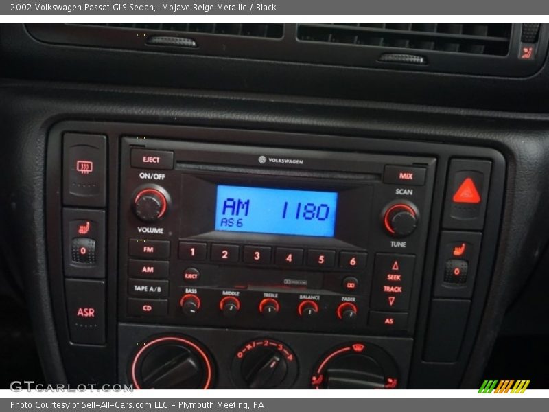 Mojave Beige Metallic / Black 2002 Volkswagen Passat GLS Sedan