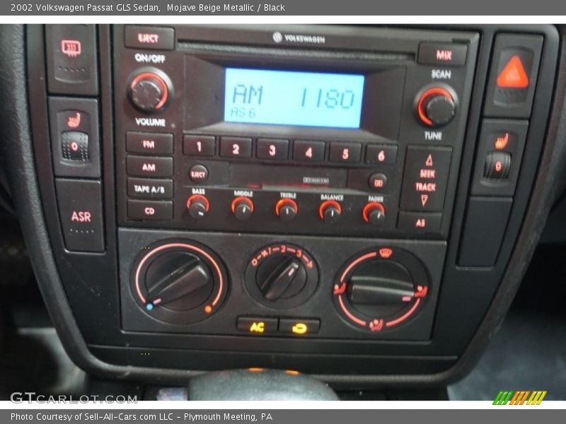 Mojave Beige Metallic / Black 2002 Volkswagen Passat GLS Sedan