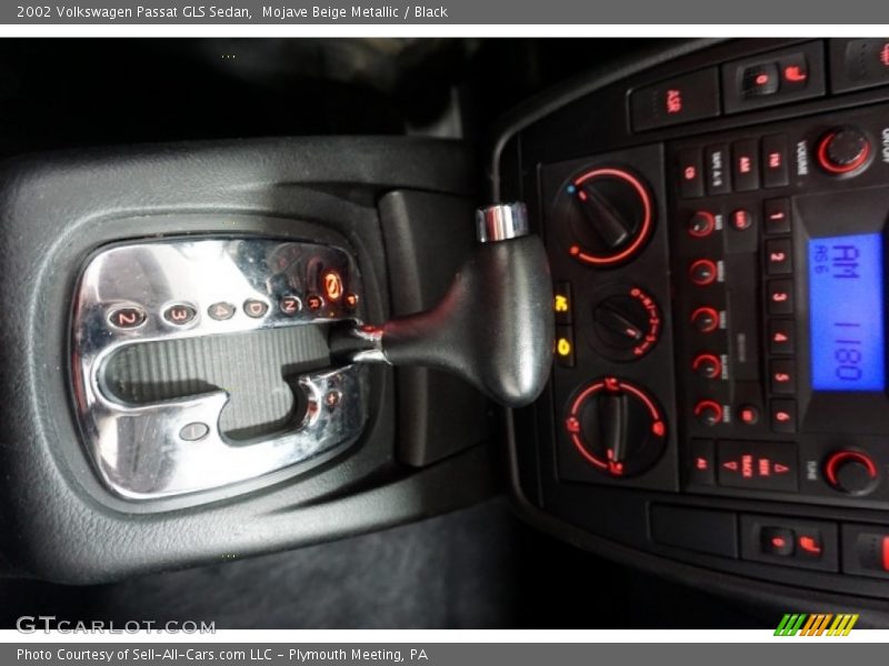 Mojave Beige Metallic / Black 2002 Volkswagen Passat GLS Sedan