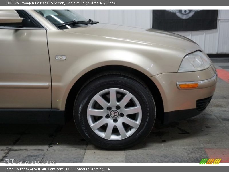 Mojave Beige Metallic / Black 2002 Volkswagen Passat GLS Sedan