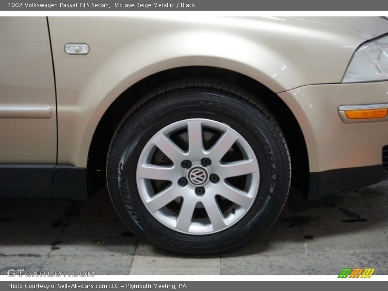 Mojave Beige Metallic / Black 2002 Volkswagen Passat GLS Sedan
