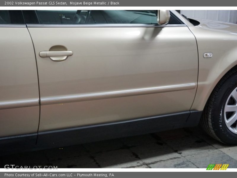 Mojave Beige Metallic / Black 2002 Volkswagen Passat GLS Sedan