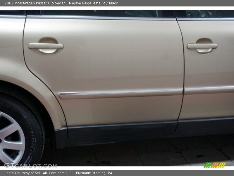 Mojave Beige Metallic / Black 2002 Volkswagen Passat GLS Sedan
