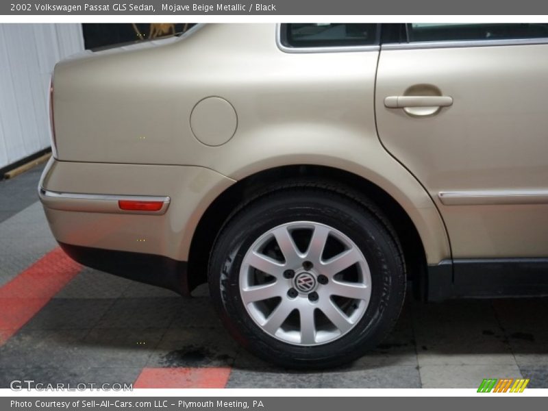 Mojave Beige Metallic / Black 2002 Volkswagen Passat GLS Sedan