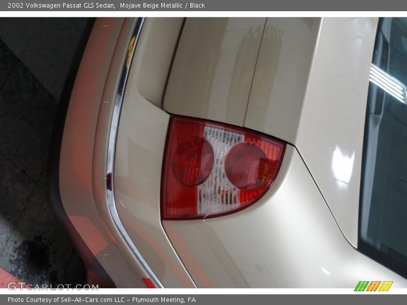 Mojave Beige Metallic / Black 2002 Volkswagen Passat GLS Sedan