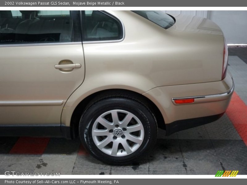 Mojave Beige Metallic / Black 2002 Volkswagen Passat GLS Sedan