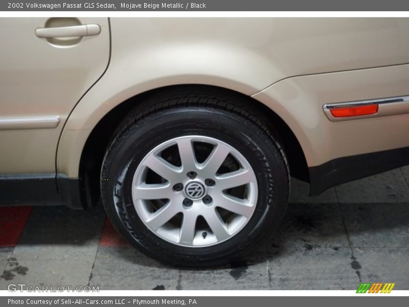 Mojave Beige Metallic / Black 2002 Volkswagen Passat GLS Sedan