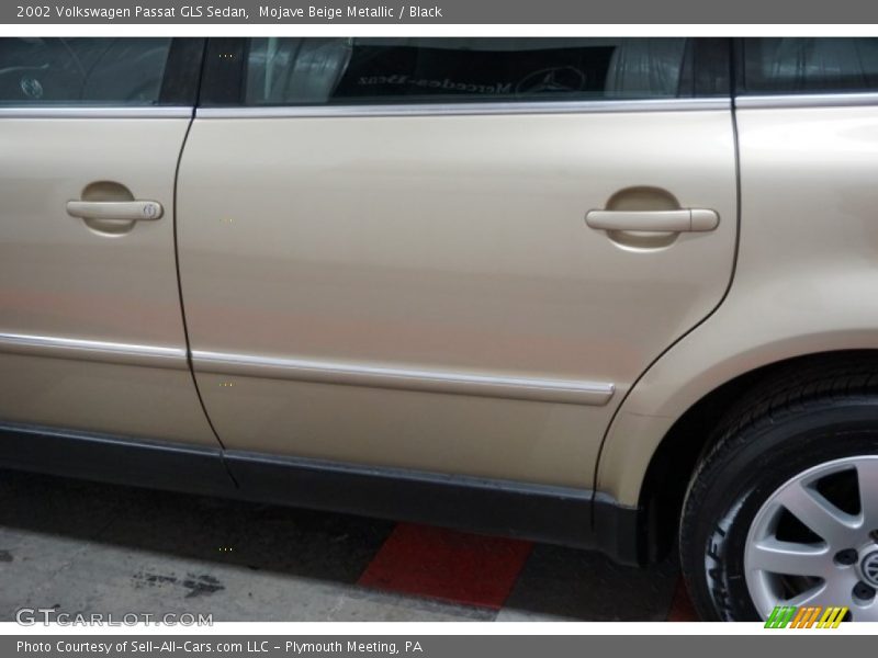 Mojave Beige Metallic / Black 2002 Volkswagen Passat GLS Sedan