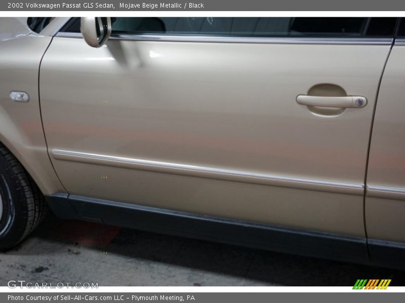 Mojave Beige Metallic / Black 2002 Volkswagen Passat GLS Sedan