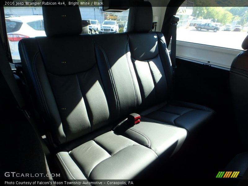 Bright White / Black 2016 Jeep Wrangler Rubicon 4x4