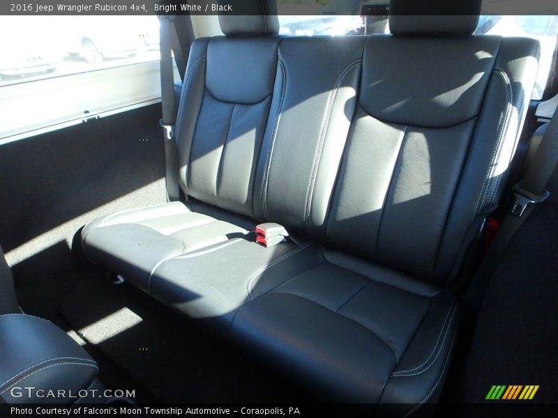 Bright White / Black 2016 Jeep Wrangler Rubicon 4x4