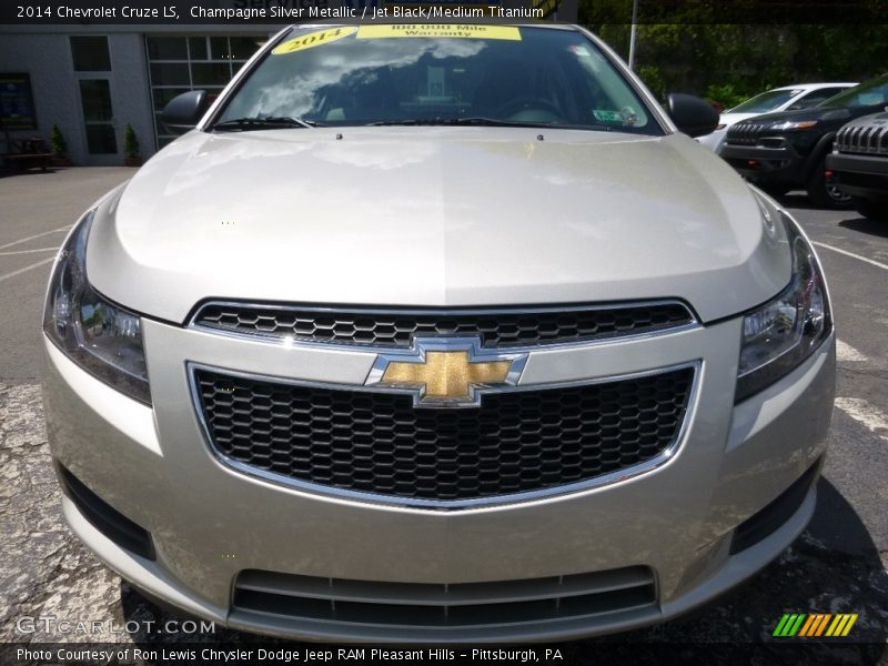 Champagne Silver Metallic / Jet Black/Medium Titanium 2014 Chevrolet Cruze LS