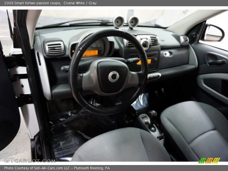 Crystal White / Gray 2009 Smart fortwo passion coupe