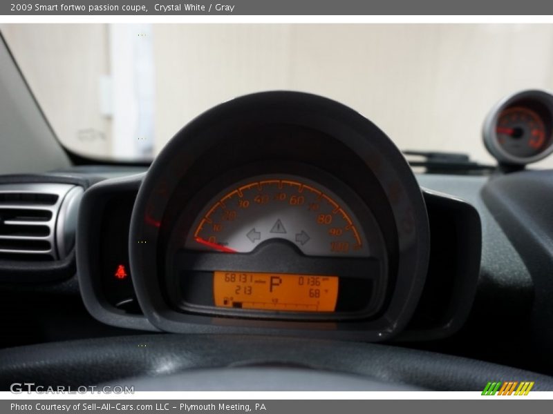 Crystal White / Gray 2009 Smart fortwo passion coupe