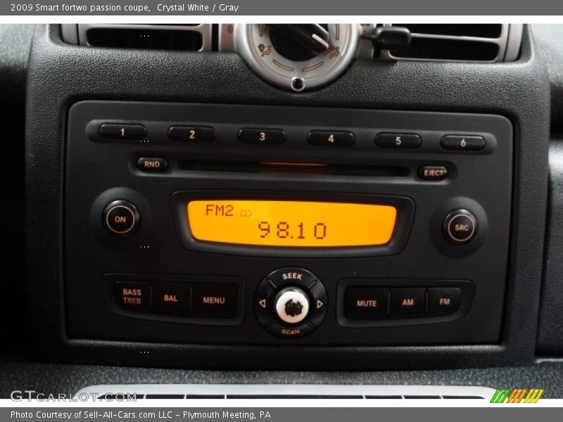 Crystal White / Gray 2009 Smart fortwo passion coupe