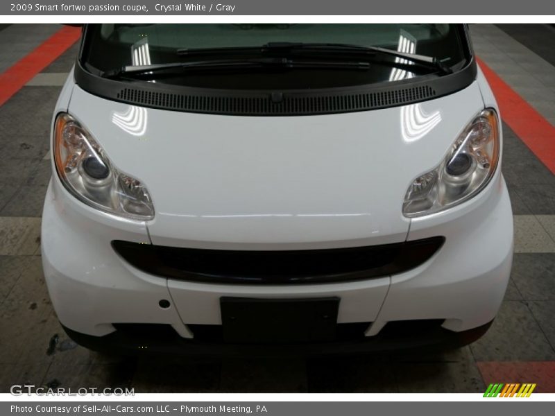 Crystal White / Gray 2009 Smart fortwo passion coupe
