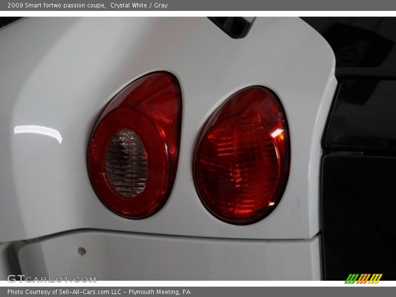 Crystal White / Gray 2009 Smart fortwo passion coupe