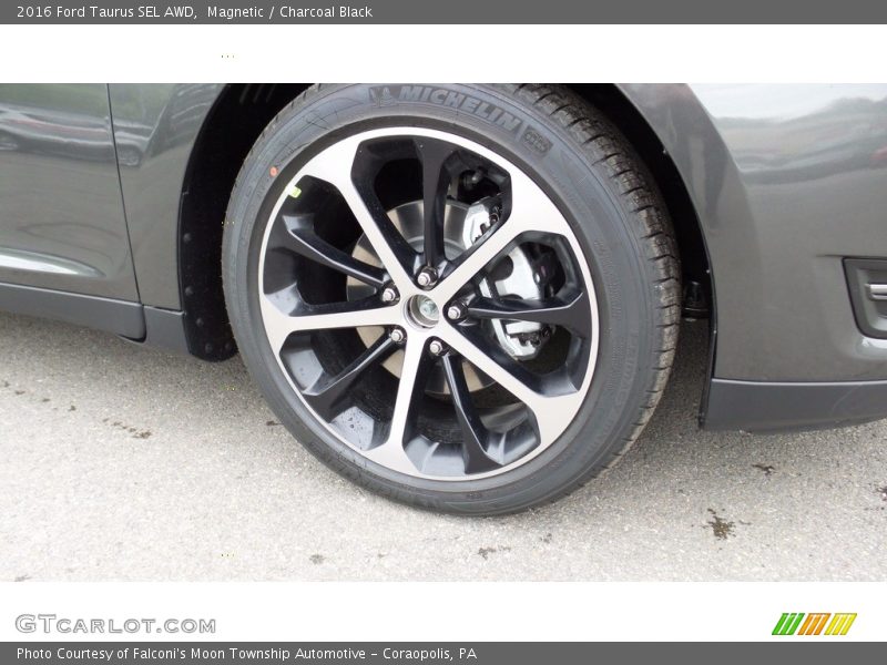 Magnetic / Charcoal Black 2016 Ford Taurus SEL AWD